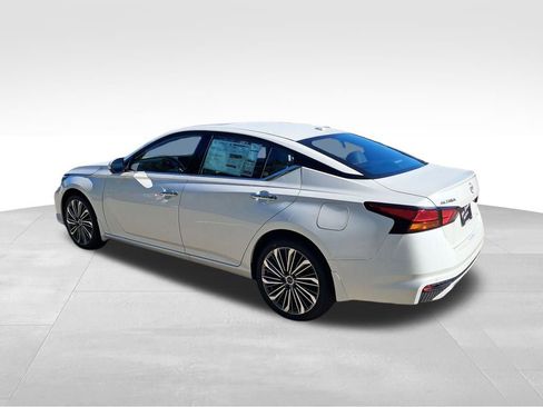 New 2025 Nissan Altima 2.5 SL image 3