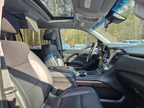 Used 2017 Chevrolet Suburban LT image 37
