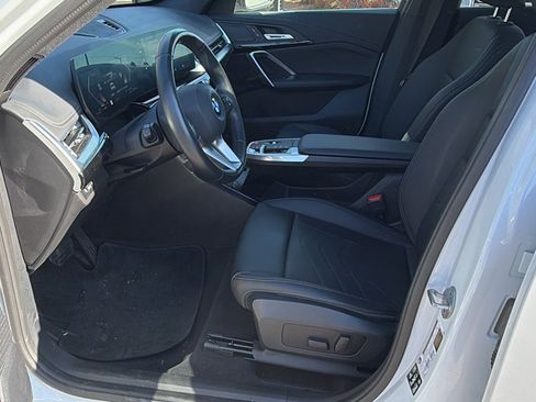 Used 2025 BMW X1 xDrive28i image 16