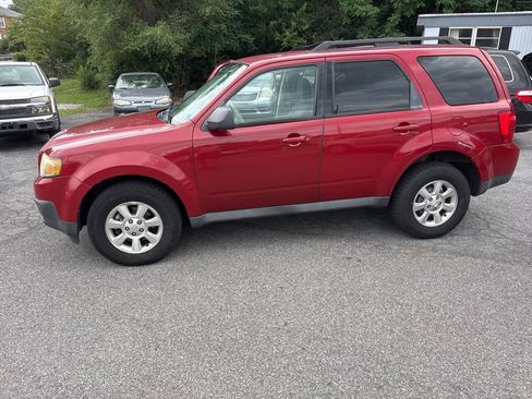 Used 2010 MAZDA Tribute i AWD/4WD image 1