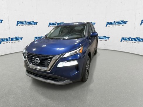 Used 2023 Nissan Rogue SV image 4