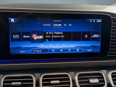 Used 2025 Mercedes-Benz GLS 580 4MATIC image 28
