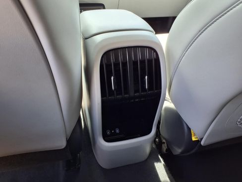 Used 2024 Hyundai Kona Limited image 14