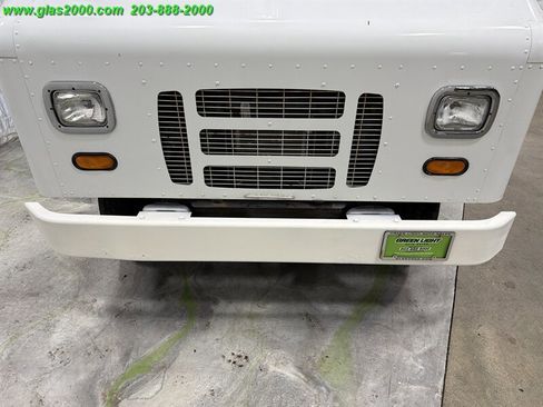Used 2014 Ford E-350 and Econoline 350 Super Duty w/ A/C Prep Package RWD image 18