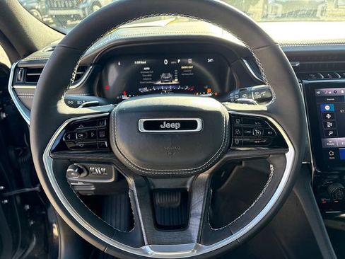 Used 2024 Jeep Grand Cherokee Overland w/ Luxury Tech Group IV image 20