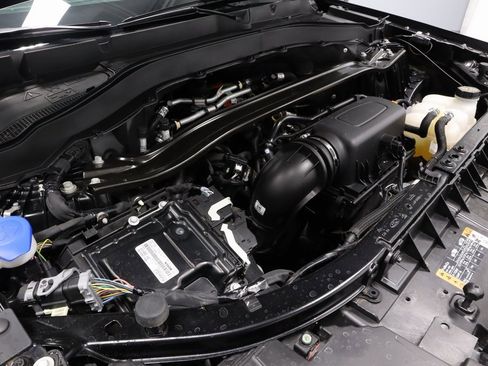 Certified 2024 Ford Explorer ST-Line w/ Class IV Trailer Tow Package image 16