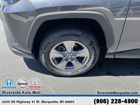 Used 2025 Toyota RAV4 XLE AWD/4WD image 11