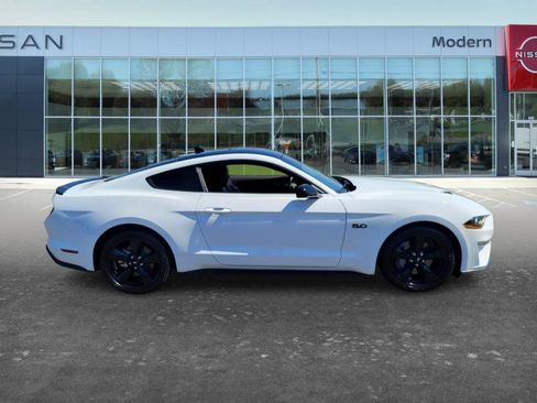 Used 2022 Ford Mustang GT Premium w/ Equipment Group 401A RWD image 4