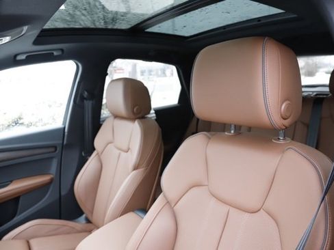 Used 2025 Audi Q5 2.0T Premium Plus w/ Premium Plus Package image 14