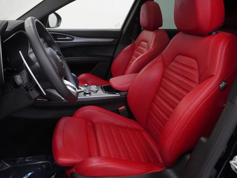Used 2024 Alfa Romeo Stelvio Veloce AWD/4WD image 19