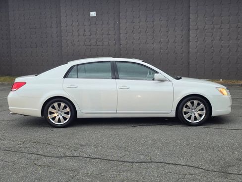 Used 2006 Toyota Avalon XLS FWD image 4
