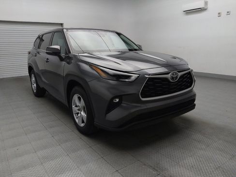Used 2022 Toyota Highlander LE image 13