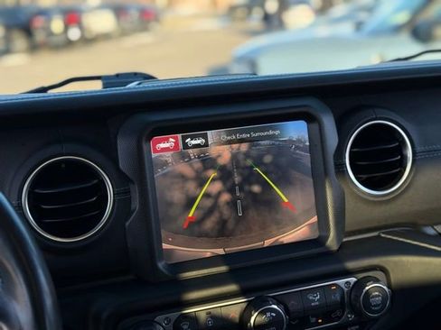 Used 2022 Jeep Wrangler Unlimited Rubicon 4xe w/ Cold Weather Group image 4