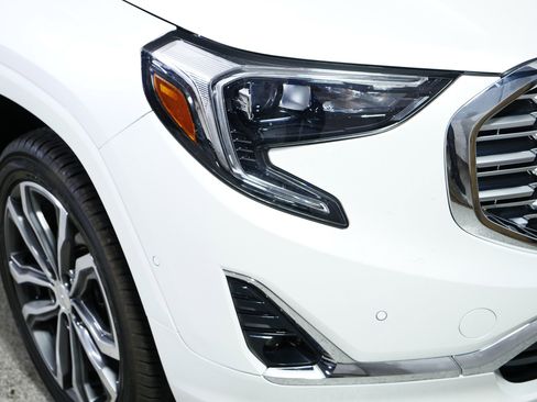 Used 2020 GMC Terrain Denali w/ Denali Premium Package AWD/4WD image 16