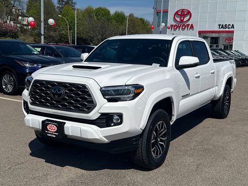 Used 2023 Toyota Tacoma TRD Sport w/ Technology Package AWD/4WD image 3