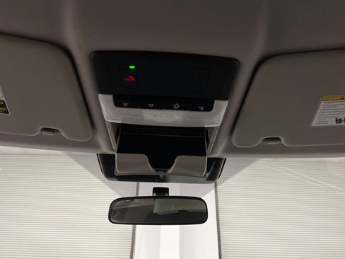 Used 2023 Mitsubishi Outlander SE image 68