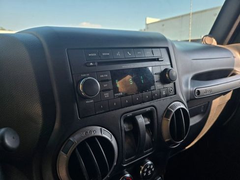 Used 2013 Jeep Wrangler Sport image 13