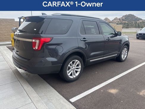 Used 2017 Ford Explorer XLT w/ Equipment Group 202A image 3