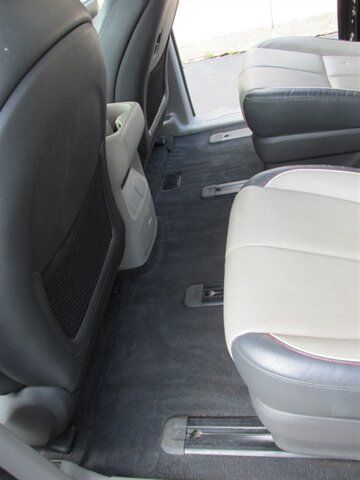 Used 2017 Kia Sedona LX w/ LX Essentials Premium Package FWD image 14