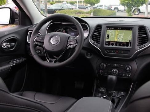 New 2023 Jeep Cherokee Altitude Lux image 22