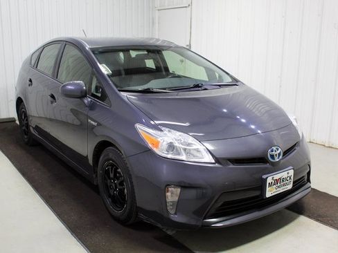Used 2015 Toyota Prius Two image 1