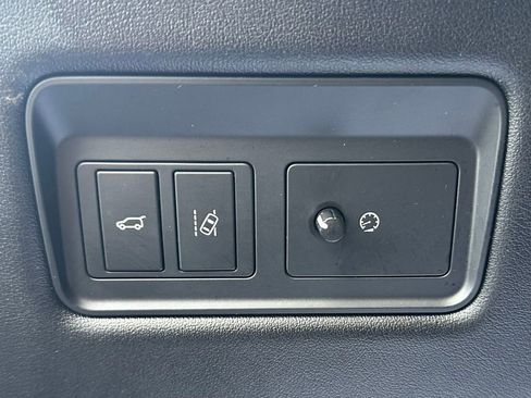 Used 2017 Land Rover Range Rover Sport SE image 21