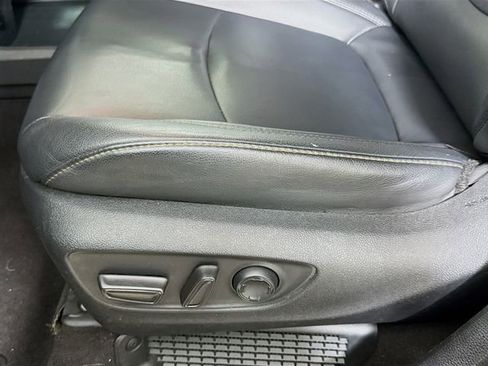 Certified 2022 Toyota Sienna XLE Woodland Edition AWD/4WD image 16