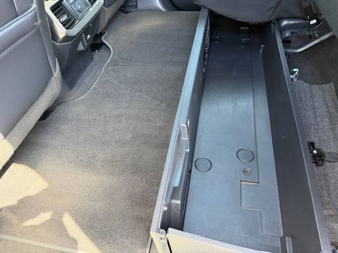 Used 2025 Ford F250 Platinum AWD/4WD image 44