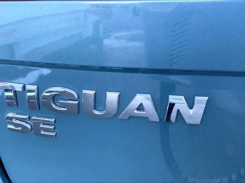 Used 2020 Volkswagen Tiguan SE w/ Panoramic Sunroof Package image 10