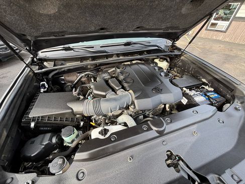 Used 2019 Toyota 4Runner TRD Off-Road Premium image 12