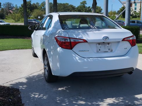Used 2016 Toyota Corolla LE FWD image 8