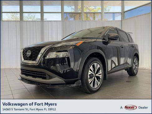 Used 2023 Nissan Rogue SV image 1