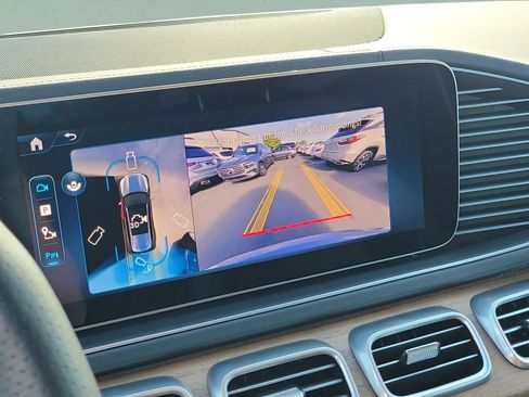 Certified 2025 Mercedes-Benz GLS 450 4MATIC image 15