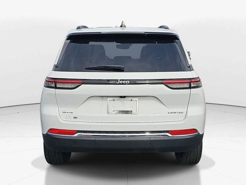 Used 2024 Jeep Grand Cherokee Limited image 4