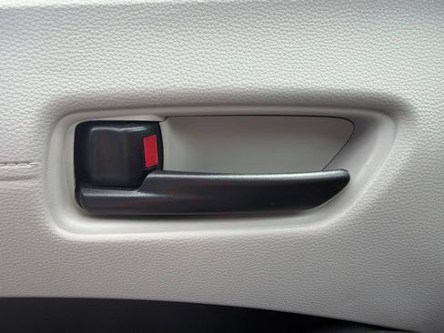 Used 2024 Toyota Corolla Cross L AWD/4WD image 40