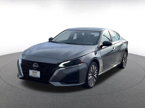 Used 2025 Nissan Altima 2.5 SV image 7