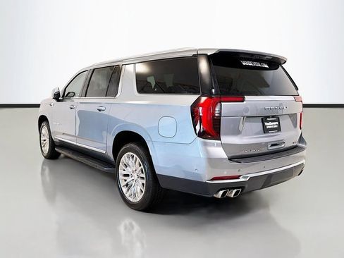 Used 2025 GMC Yukon XL Denali AWD/4WD image 15