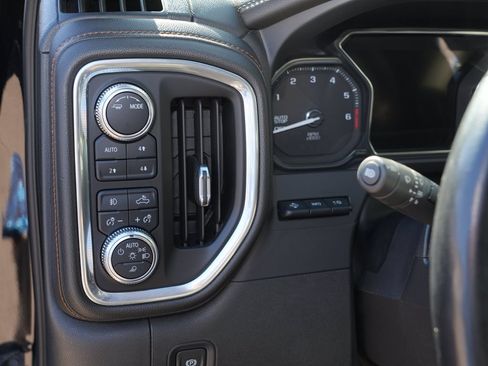 Used 2020 GMC Sierra 1500 AT4 w/ AT4 Premium Package AWD/4WD image 17