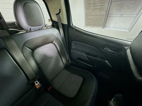 Used 2019 Chevrolet Colorado Z71 AWD/4WD image 14