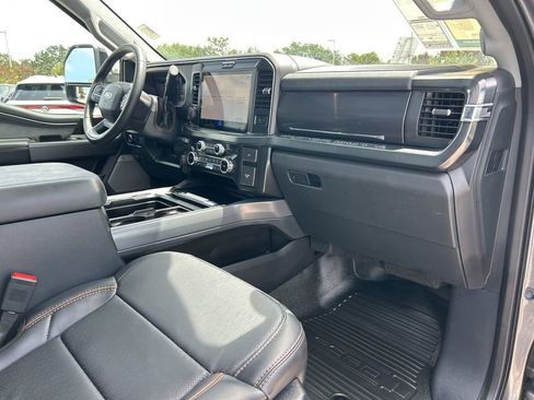 Used 2025 Ford F250 Lariat w/ Lariat Ultimate Package AWD/4WD image 43