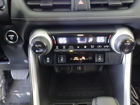 Used 2025 Toyota RAV4 XLE w/ Weather Package AWD/4WD image 16
