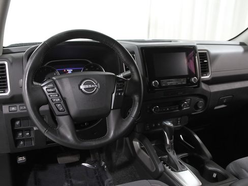 Used 2023 Nissan Frontier SV w/ SV Convenience Package image 6
