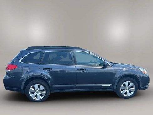 Used 2011 Subaru Outback 3.6R Limited w/ PWR Moonroof Pkg AWD/4WD image 8
