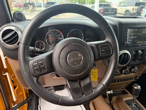 Used 2014 Jeep Wrangler Unlimited Sahara w/ Connectivity Group AWD/4WD image 18