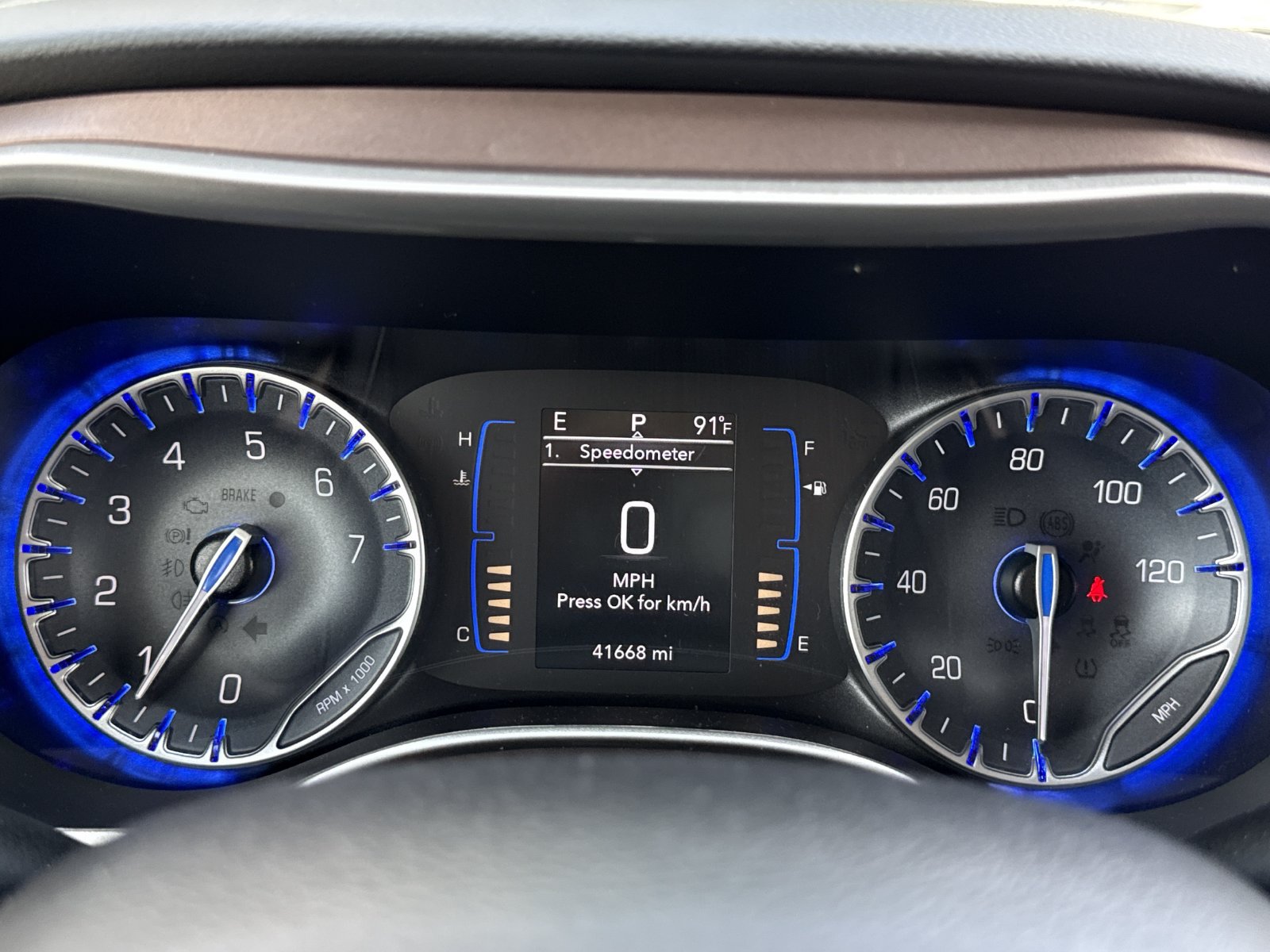 Used 2023 Chrysler Voyager LX FWD image 18
