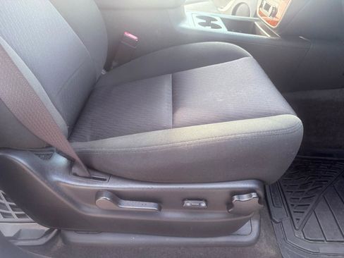 Used 2013 Chevrolet Suburban LS RWD image 28