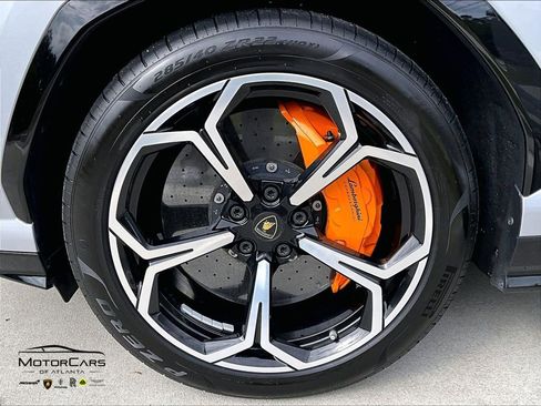 Used 2020 Lamborghini Urus AWD/4WD image 10