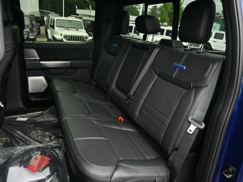 Used 2026 Ford F250 Platinum AWD/4WD image 32