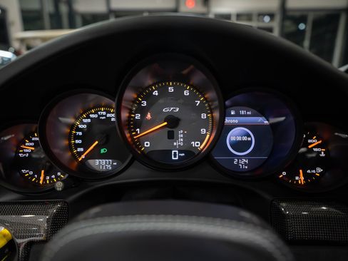 Used 2018 Porsche 911 GT3 RWD image 14