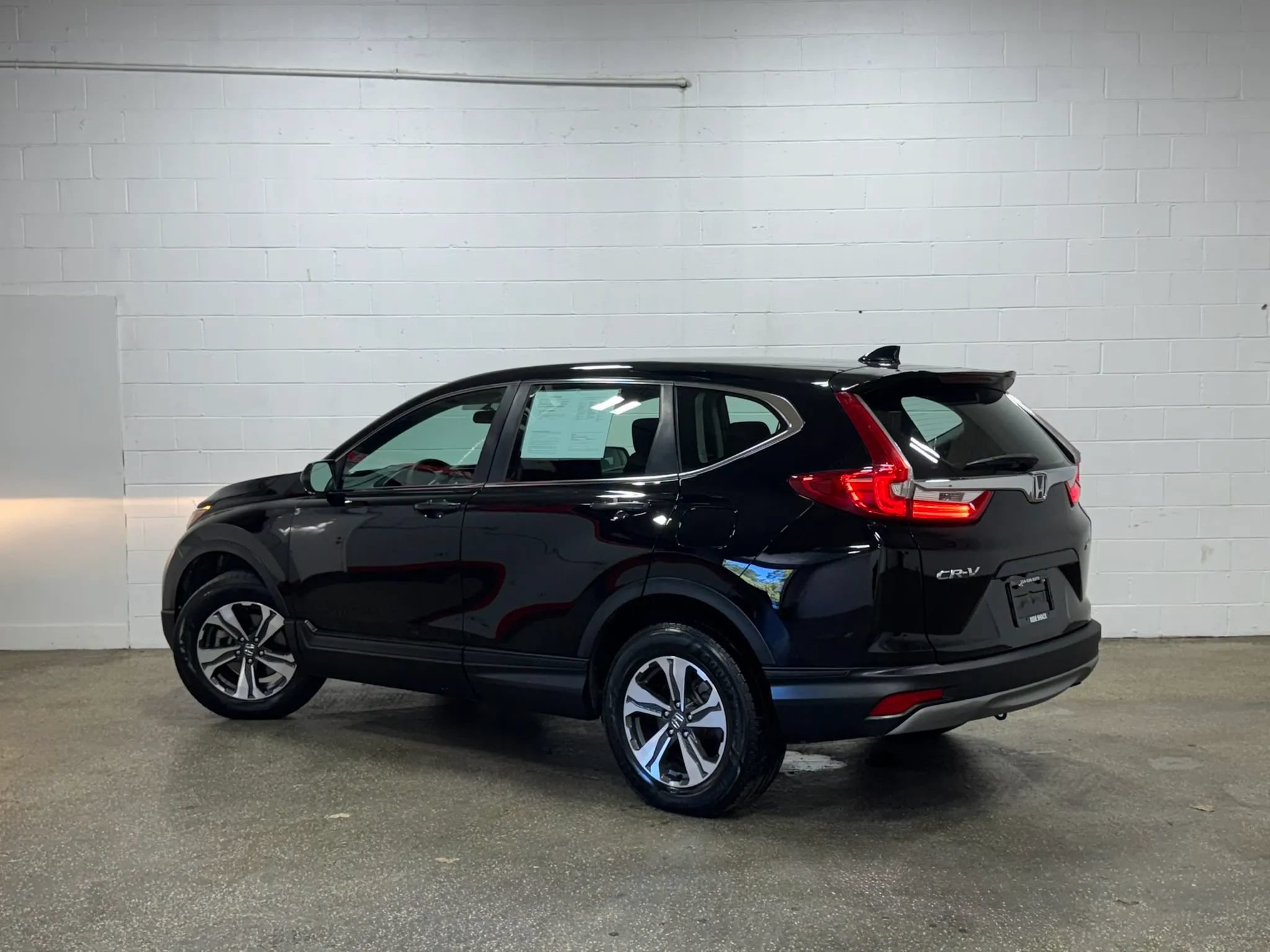 Used 2017 Honda CR-V LX image 5